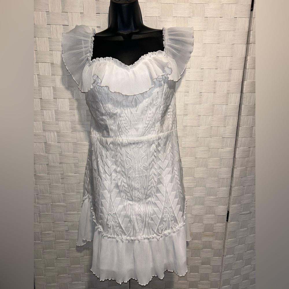 Fate Feminine White Lacy Mini Dress